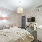 Airbnb iptal politikası seçimi yazısı için aydınlık iç mekan görseli